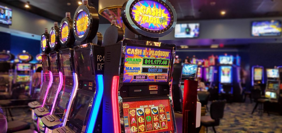 CasinoRealPR's tweet image. #JackpotWatch👀 

El #GrandJackpot de las máquinas #CashExplosion está en $11,177.45 (premio leído viernes, 28 de mayo a las 11:00AM). 🎰💰
Ven a probar tu suerte en el mejor casino de todo #PuertoRico.

#CasinoReal #TuCasinoIdeal #PasalaBien #PásalaSafe😷 #casino #CaguasPR🇵🇷