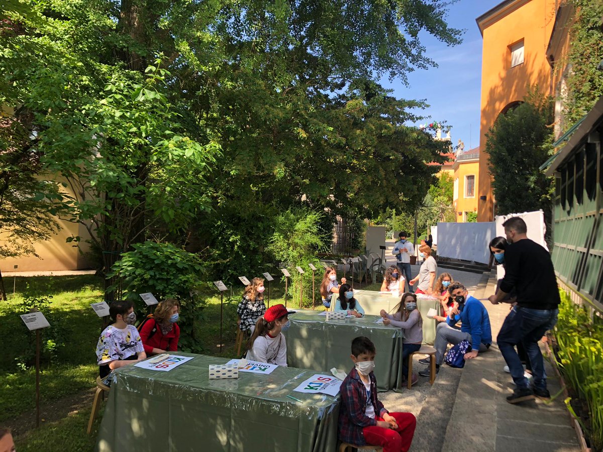 PhD_DSB_UniPD's tweet photo. “We cannot always build the future for our youth, but we can build our youth for the future”
We are proud of @nessajhenriques, @scanomartina, @RosaChiara12, @albitollo5, Francesco Dalla Barba and Federico Fabris, who talked about memory to future scientists
#kidsuniversity https://t.co/5uDRlIUJ3J