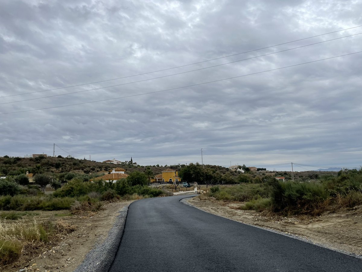 licitacivil's tweet photo. Vamos al lío! A la #obra 👷🏻♂️🚧🛣
Finalizan los trabajos de #pavimentacion de #caminos en #Partaloa #ValledelAlmanzora donde colaboramos con la Diputación de #Almeria en la redacción del #proyecto, la #direcciondeobra y la #coordinaciondeseguridadysalud #licitacivil https://t.co/N9kjjbiveq