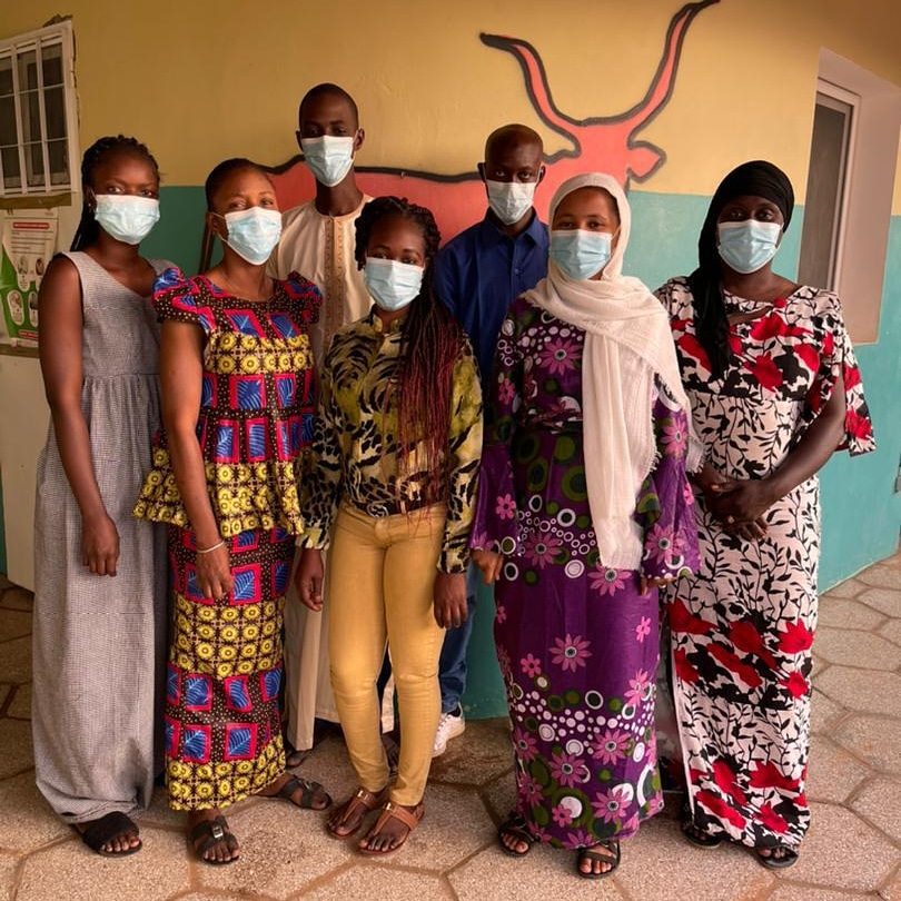 FundacionFarrah's tweet photo. Ellos y ellas son Ngoné, Adelaide, Aklina, Mahjouba, Farimata, Mohamed y Ousmane. Todos los días, este equipo de profesionales trabaja para que la vida de los talibés en Mbour (Senegal) tenga más alegría, amor, cuidados y aprendizajes. https://t.co/6weHNf1WY0