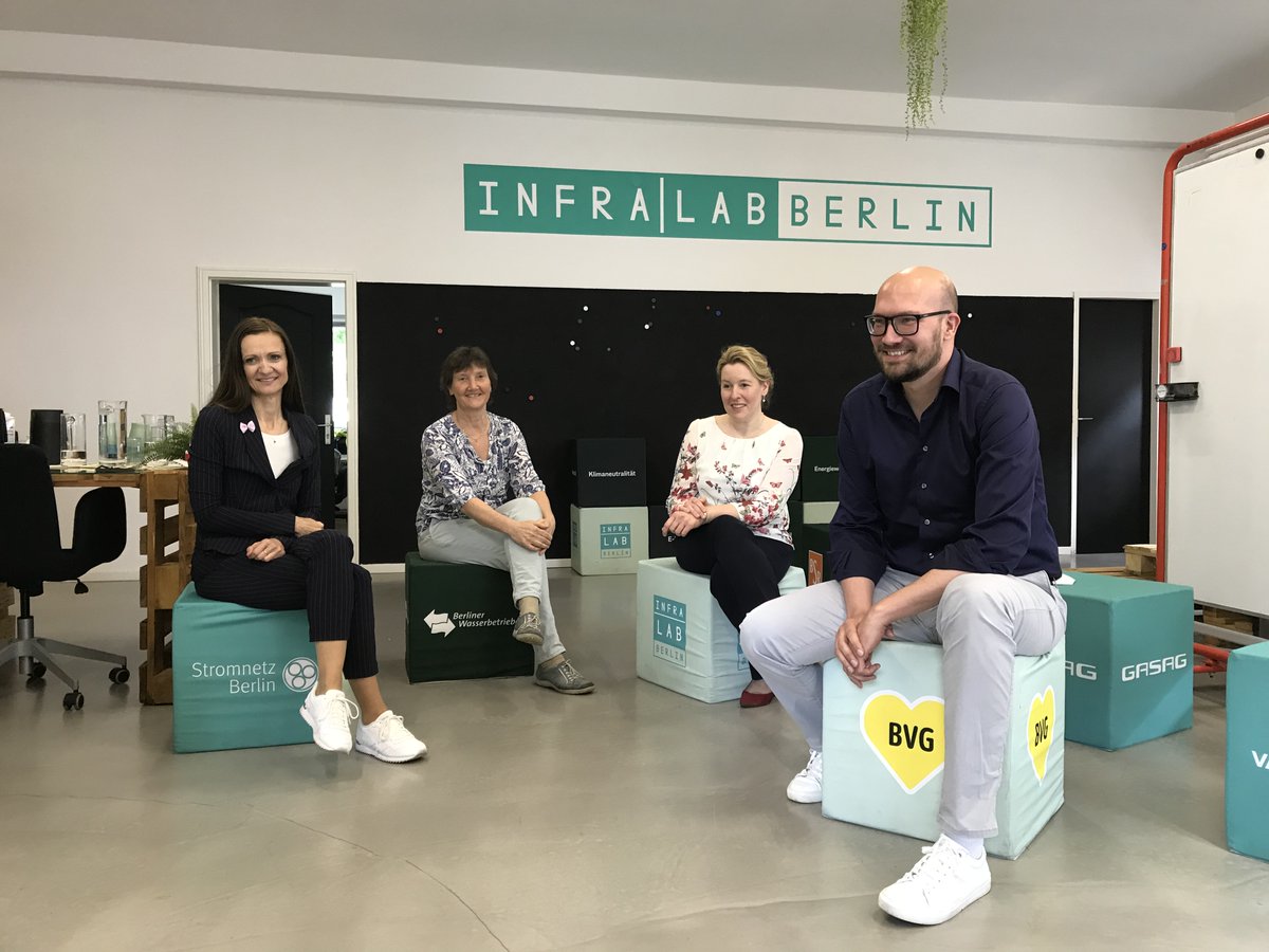 InfraLab Berlin (@infralabberlin) on Twitter photo Wir hatten heute auch <a href="/FranziskaGiffey/">Franziska Giffey</a> zu Gast im InfraLab, Spitzenkandidatin der <a href="/spdberlin/">SPD Berlin</a>. Auch @_michaelBiel_ war mit dabei. Im Fokus standen die #Querschnittsaufgaben #Nachhaltigkeit und #Digitalsierung. Wir hatten heute auch <a href="/FranziskaGiffey/">Franziska Giffey</a> zu Gast im InfraLab, Spitzenkandidatin der <a href="/spdberlin/">SPD Berlin</a>. Auch @_michaelBiel_ war mit dabei. Im Fokus standen die #Querschnittsaufgaben #Nachhaltigkeit und #Digitalsierung.