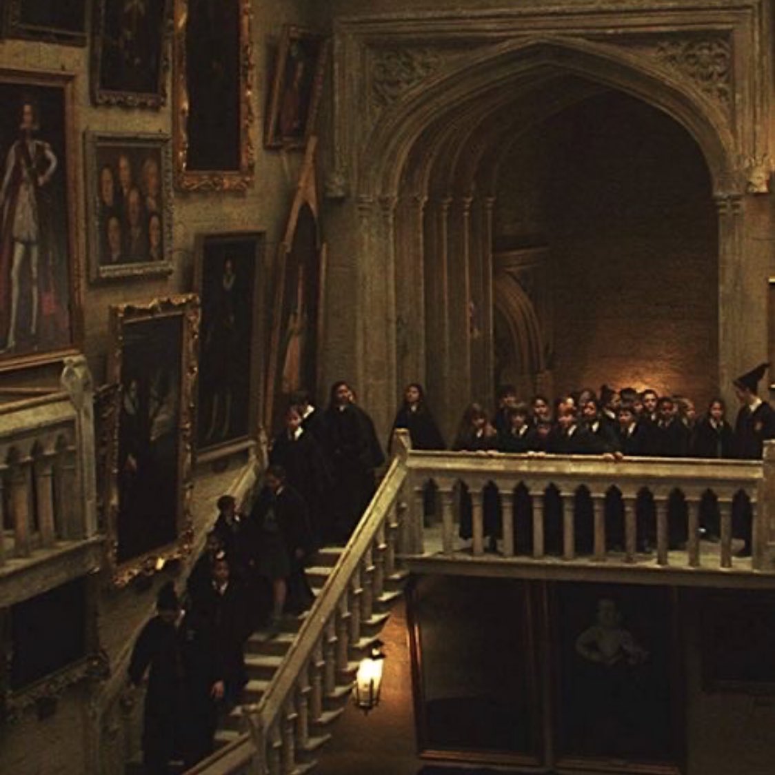 itmydefinition's tweet image. ฮอกวอร์ต (น.)
โรงเรียนในฝันที่ไม่มีวันไปเรียนได้จริง แต่ก็ยังไม่เลิกฝัน ฉันยังมีความหวังเสมอว่าโลกใบนี้จะมีเวทมนต์