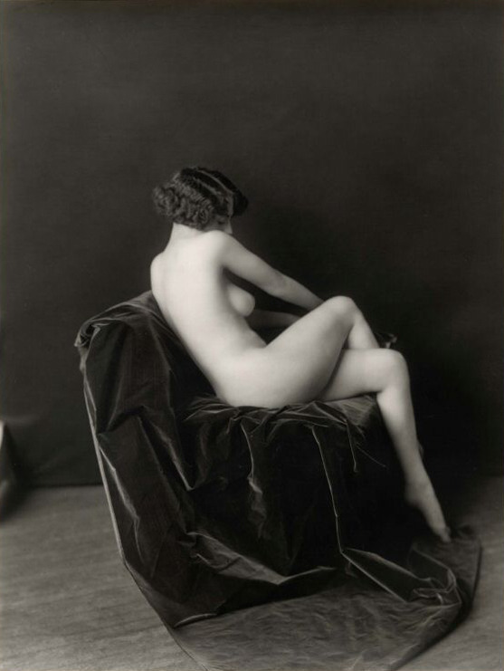 louise43678507's tweet photo. Nude
1920′s
Alfred Cheney Johnston https://t.co/xmhHLBEjeR