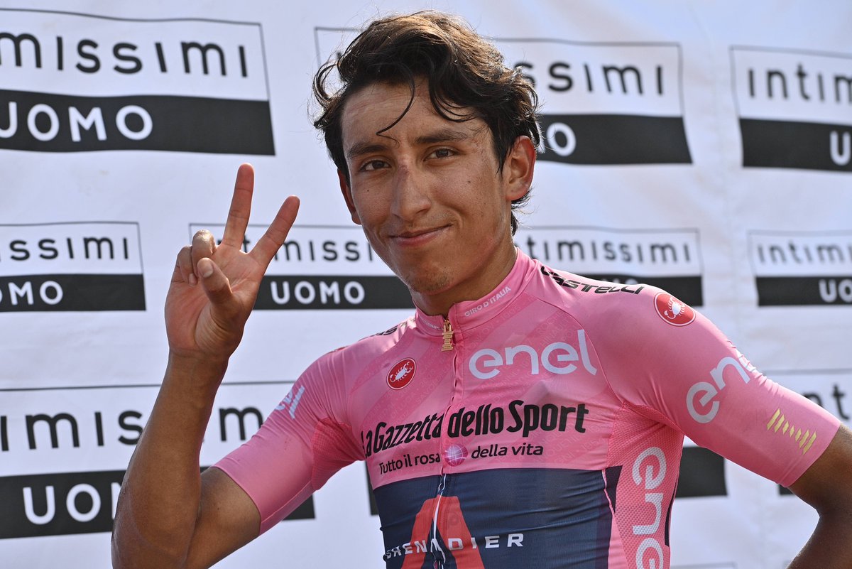 giroditalia's tweet photo. 🇨🇴 @Eganbernal ✌️

📊  The full official rankings 👉 https://t.co/iaDu5jSLlH

#Giro https://t.co/Zmp0NVtkeB