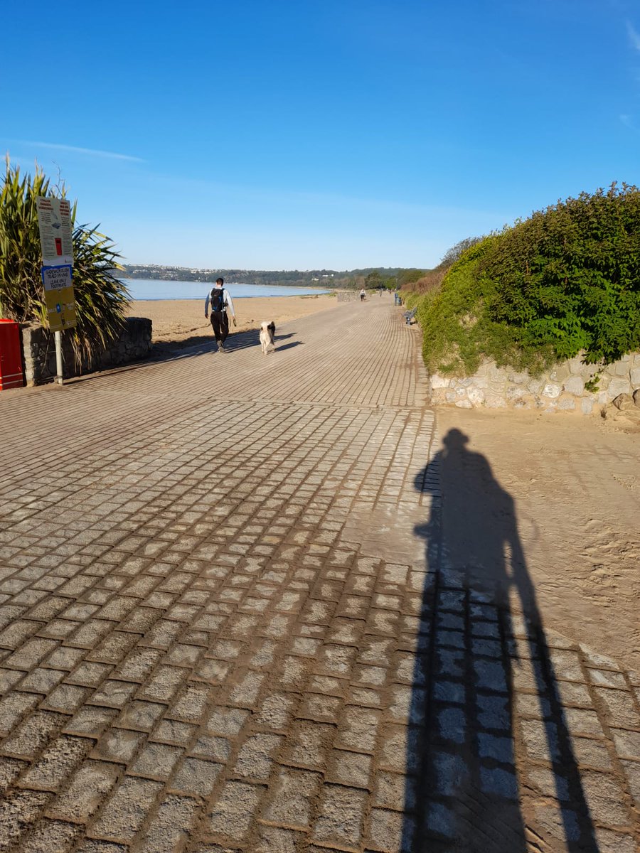 SwanseaCouncil's tweet image. The trouble with windy weather is that it can blow sand on to the prom from our fabulous Swansea Bay. 

The good news is that our cleansing team have shifted the sand from last week's gales in time for us all to enjoy the sandy shores this Bank Holiday weekend.