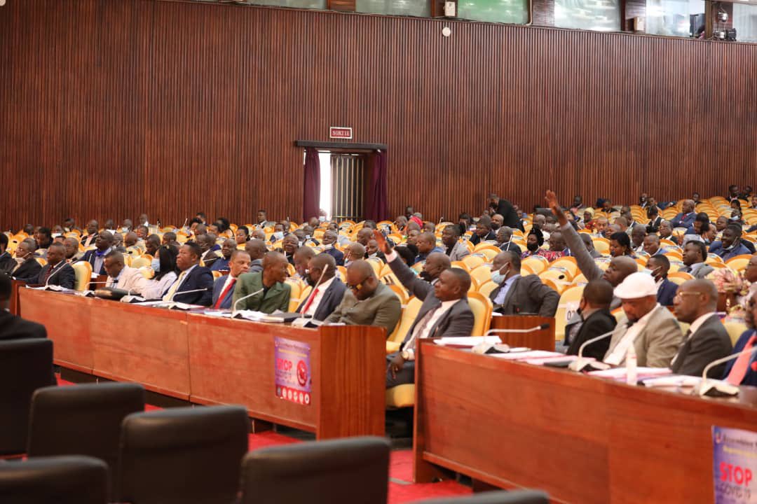 DSESANGA's tweet photo. Sur la loi la CENI, il faut se battre pour atteindre les objectifs de la réforme. La réussite de celle-ci exige un dépassement de l’entre-soi de la classe politique. Nous ne sommes pas à l’abri du temps et faire comme si 2011, 2015, 2018 n’avaient pas ébranlé nos certitudes. https://t.co/ejhUwR7Mjw