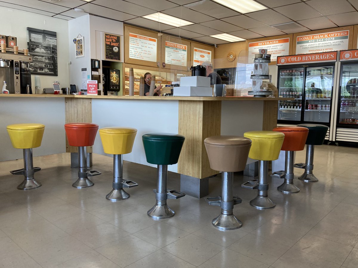 ScottWykoffWBAL's tweet photo. The shack is back! The #DonutShack that is! There’s nothing quite like a hand-cut donut from this #SevernaPark institution est. 1978! Add to the mix their “fast and friendly service” & it’s an old school favorite that’s out of sight! BTW, that’s a honey dipped!#DonutShack #Route2 https://t.co/Eju4JCilrz