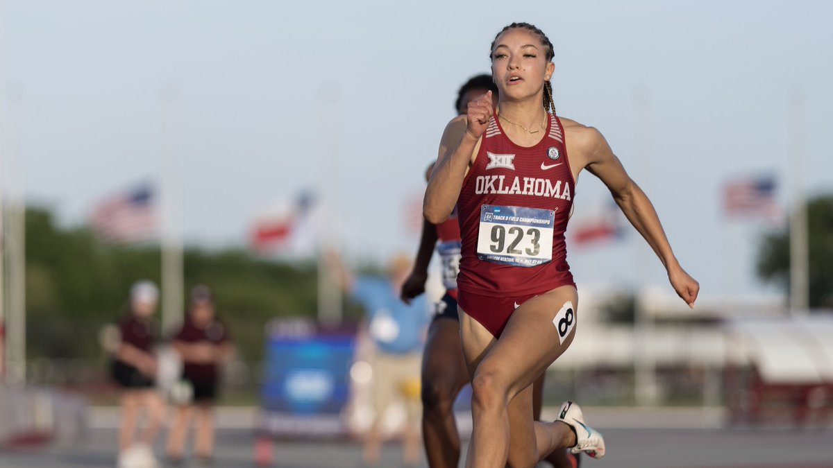 OU_Track's tweet photo. Two days 𝙙𝙤𝙬𝙣, two 𝙩𝙤 𝙜𝙤. 

#BoomerSooner ☝️💨 https://t.co/RcZv6QEi9S
