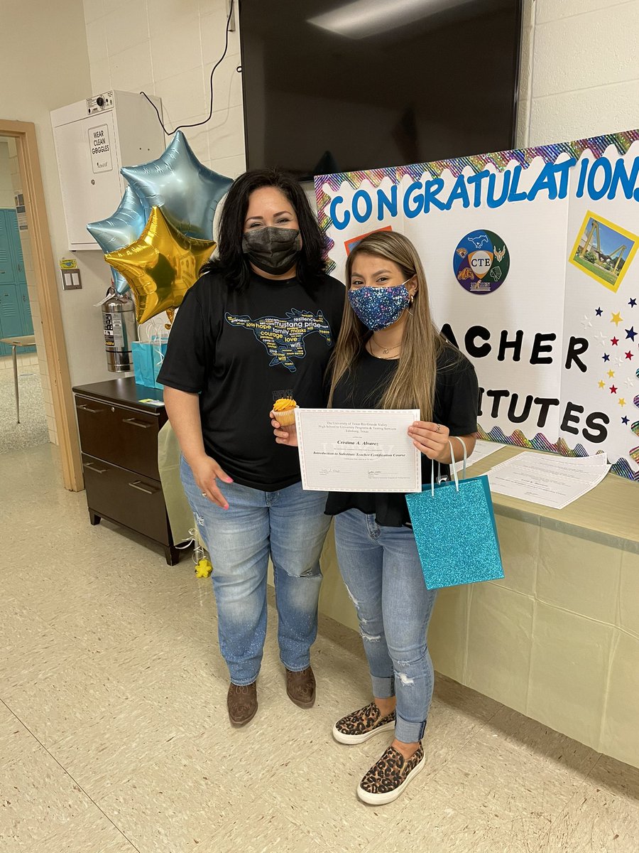 MemorialCTE's tweet photo. Congratulations to the Instructional Practices students who earned the Texas Substitute Certificate! @Pride_Mustangs @BeccaBechtold @ramjrcastillo https://t.co/ELcTYqHNkw