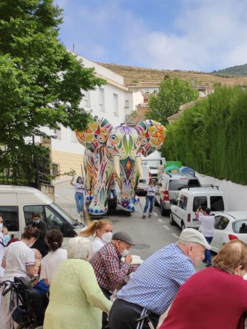 PadulViva's tweet photo. Ven a #Padul a disfrutar de las #Ofertas y #Descuentos #GIGANTES de la primera edición de #EldíadelMamut Ven a hacer Tus Compras en un ambiente festivo y lúdico, Te Esperamos #CompraenPadul #NegociosdePadul #ValledeLecrín #Granada @AytoPadul @dipgra https://t.co/62dIh5rZQv