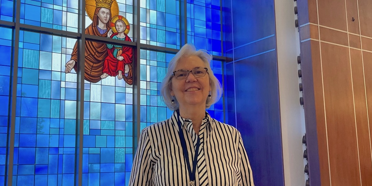 sluhjrbills's tweet photo. Thank you, Mimi Hartung, for your warm, welcoming presence and ever-present smile. We appreciate all you have done for SLUH and will miss you! #Gratitude #SLUHCommunity https://t.co/emq4pmhlxA