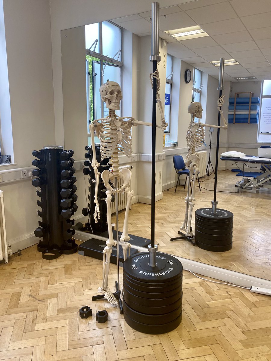 Christmas came early for physio.co.uk... We received our new set of olympic weightlifting barbells and plates last week😁 

This will get our rehab services to the next level with a lot of new challenging, intense, and most of all fun exercises🏋🏻‍♂️💪

#physionerds