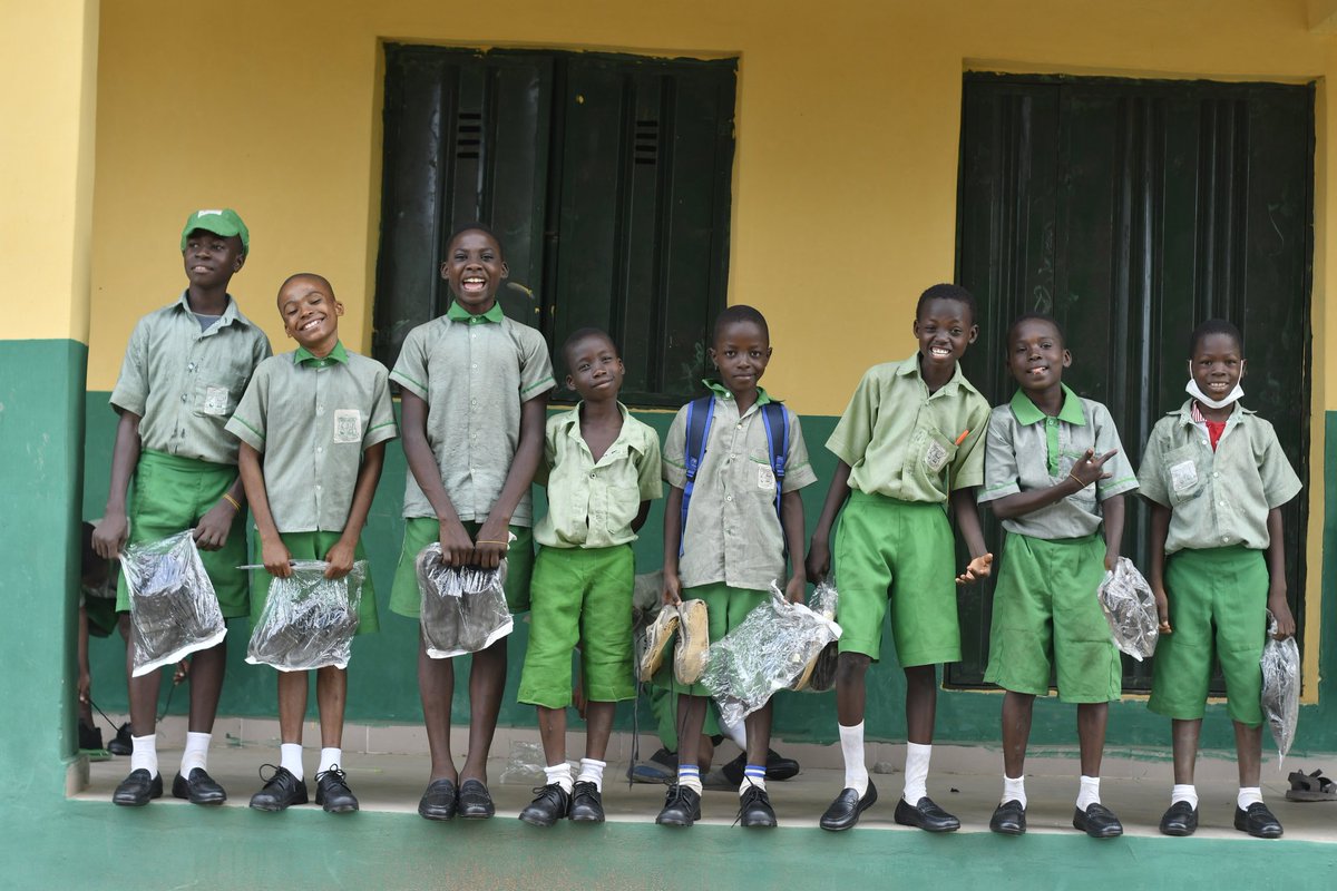 Thresholdlf's tweet photo. Soul to Sole.

We are forever thankful to you for impacting the academic experience of the pupils of these schools in Shasha. The teachers, pupils and the management team of the schools duly expressed their appreciation and it was all made possible because of your contributions. https://t.co/Rzbz9DIzME