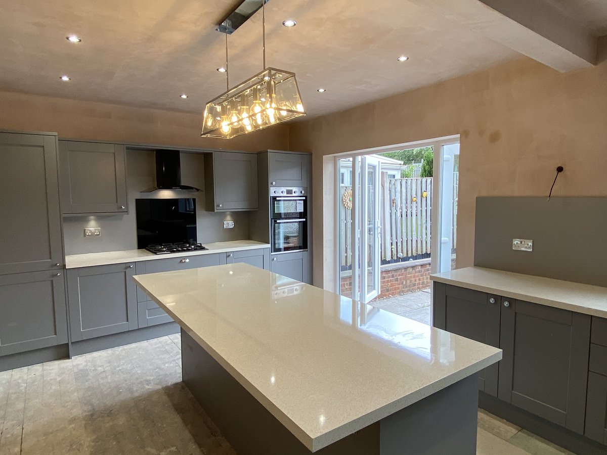 andrewhalljoin1's tweet photo. Latest kitchen refurb, painting and Lvt flooring still to do. https://t.co/cqJ1io6KRa