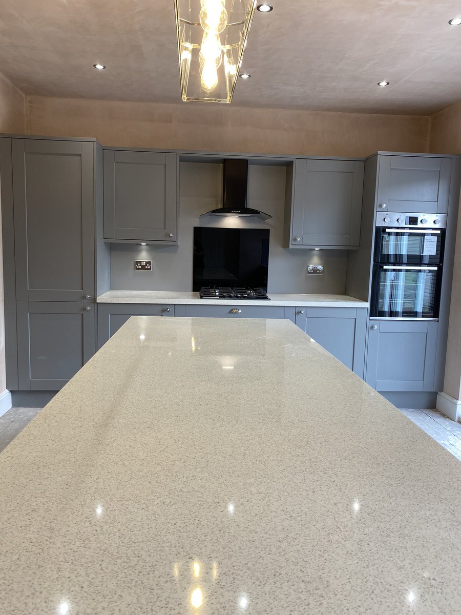 andrewhalljoin1's tweet photo. Latest kitchen refurb, painting and Lvt flooring still to do. https://t.co/cqJ1io6KRa