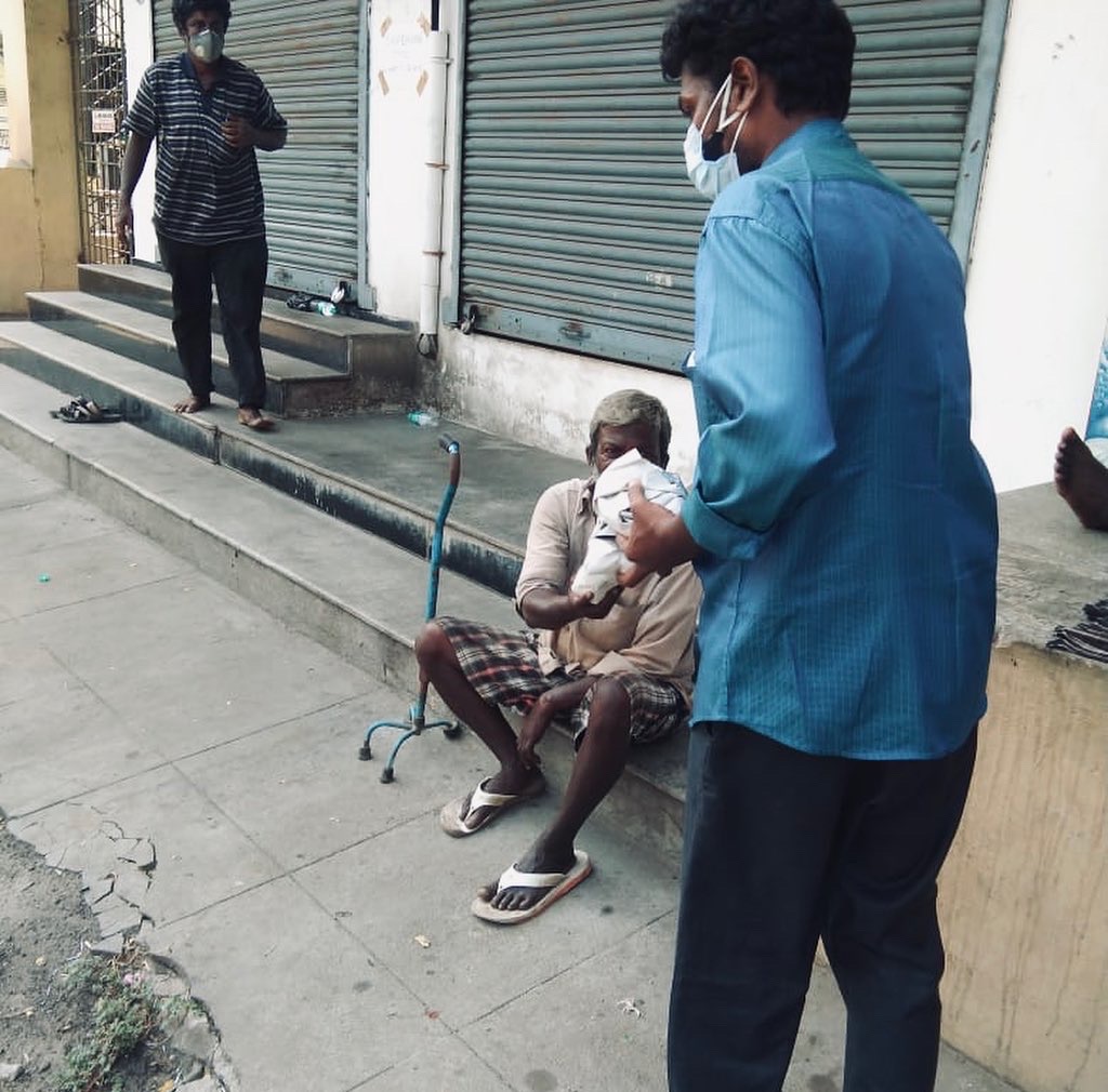 goodnessfdn's tweet photo. One of our flagship programs is the #Food42 Campaign. Through this initiative we distribute food to those that are in hunger and lack proper food.
Today GoFo's volunteers have distributed 100's of biryani packets to the Homeless, Migrants and Slum kids. Do support.
#ZeroHunger https://t.co/BA8fFctMBE