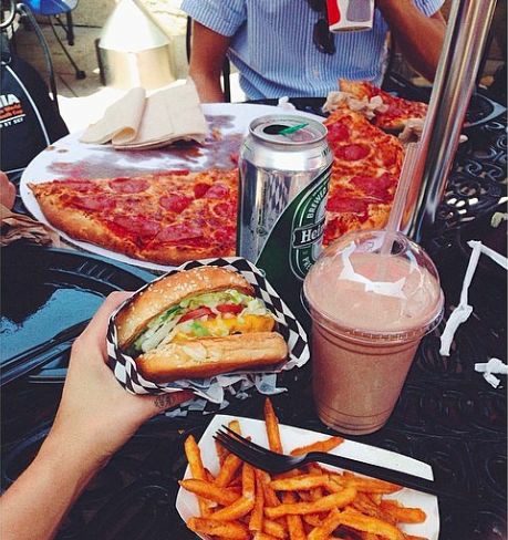 orderformoa's tweet photo. order: pizza, burger, cake, ice cream and pasta
for: @jeon_jyotika_17 
from: ot5 https://t.co/j9so28BIFb