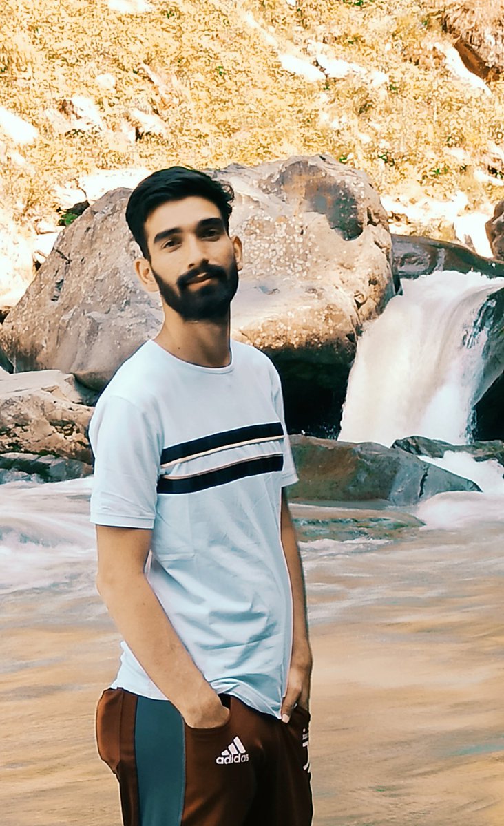 yasirkhan_30's tweet photo. #NaturalBeauty 
#Shrunzfall https://t.co/tfiU7w0e0Q