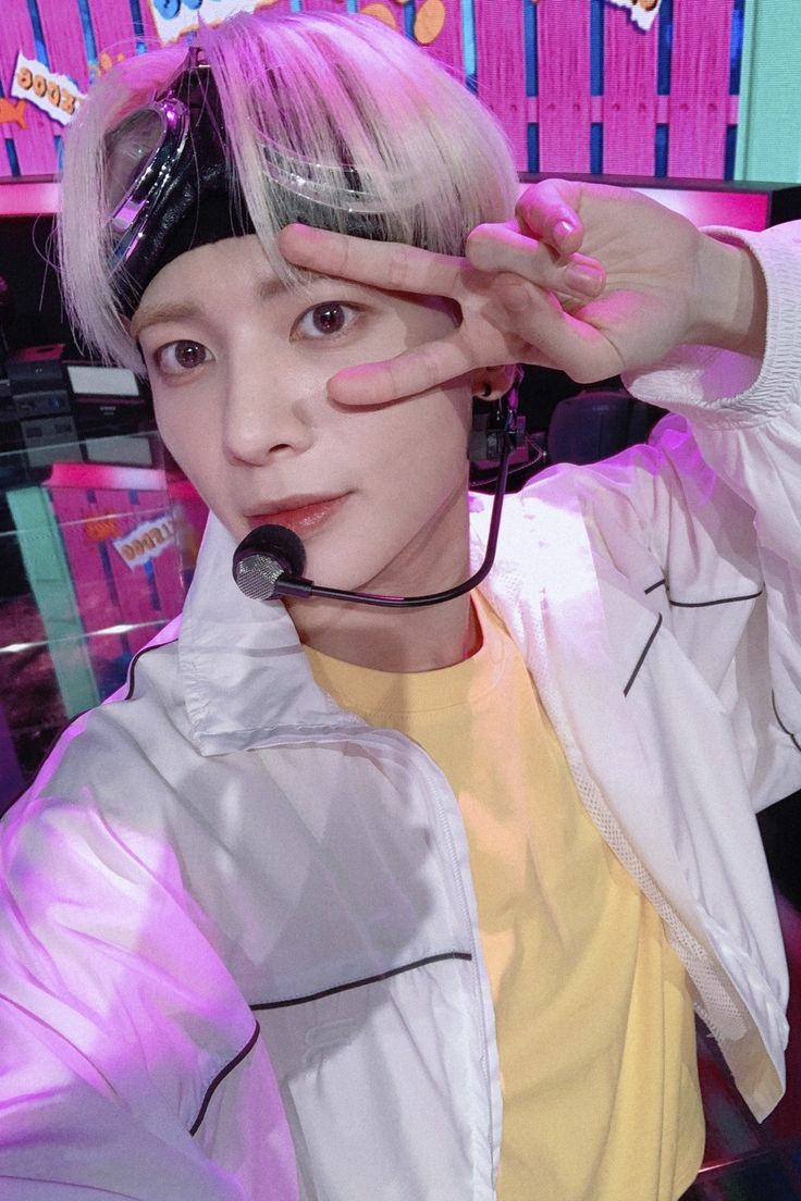 orderformoa's tweet photo. order: vanilla ice cream 
for: @hnaklii 
from: taehyun
💌: Ты самая красивая -🦊 https://t.co/5W3I7LypCL