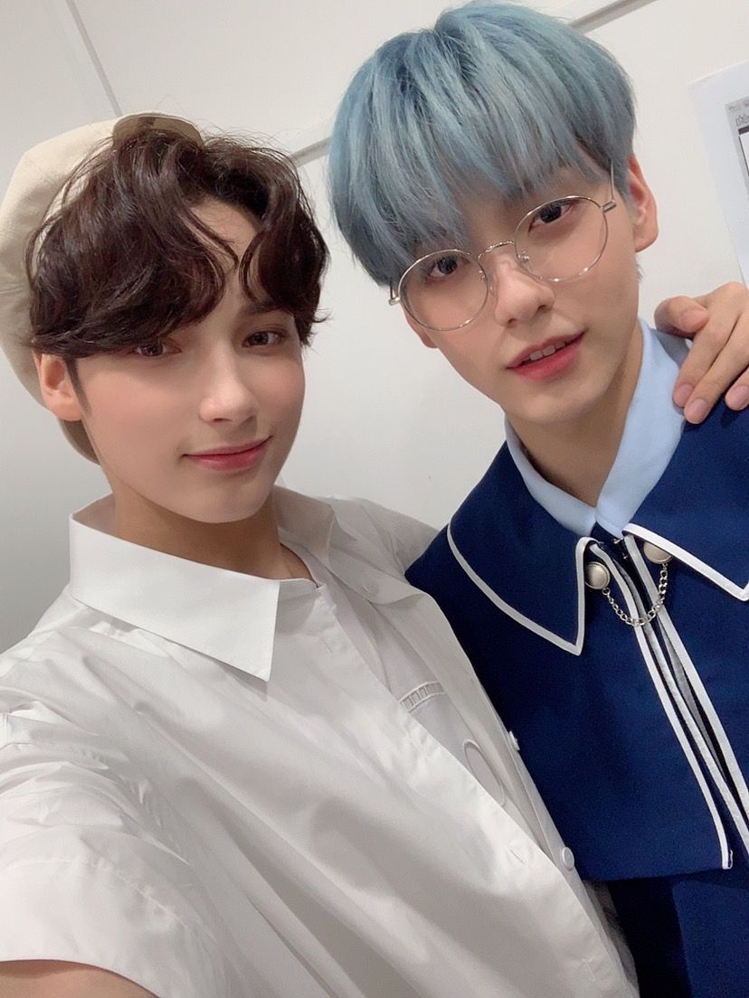 orderformoa's tweet photo. order: chocolate and strawberry cupcakes 
for: @theme_of_night 
from: sookai
💌: Ты замечательная -🦊 https://t.co/9gnJnyUkP4