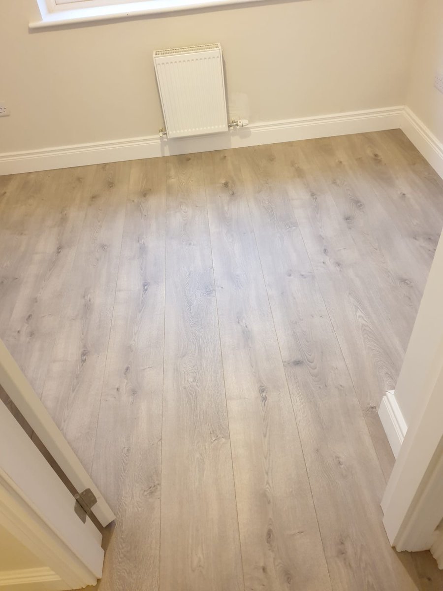 FloorDesignLtd's tweet photo. Recently supplied for this new build home, the beautiful Platinum Blond Oak decor from European manufacturer Balterio. This super-stylish and extremely durable laminate floor has the added benefit of a matching end joint, allowing you to create the illusion of an endless plank. https://t.co/EVEiA4qakJ