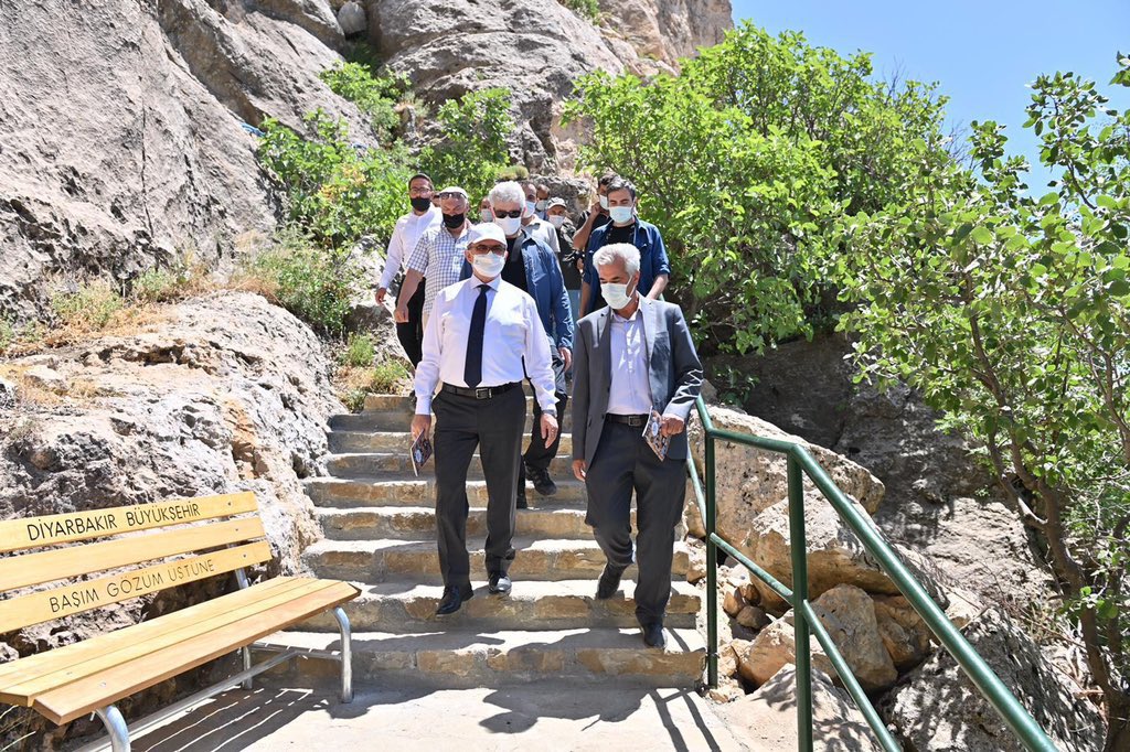 Münir Karaloğlu