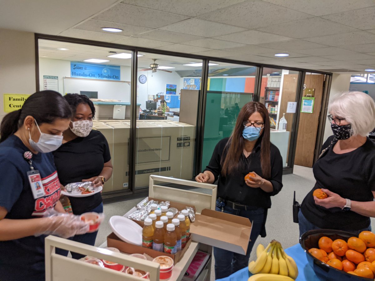 DSantana (@dsantana2018) on Twitter photo Thank you Hospitality Team
<a href="/KennedyCougs/">Kennedy Elementary</a> for breakfast
tacos, juice, mandarin and banana! So good!Happy Friday!
👌😋🌯🥤🍊🍌 Thank you Hospitality Team
<a href="/KennedyCougs/">Kennedy Elementary</a> for breakfast
tacos, juice, mandarin and banana! So good!Happy Friday!
👌😋🌯🥤🍊🍌