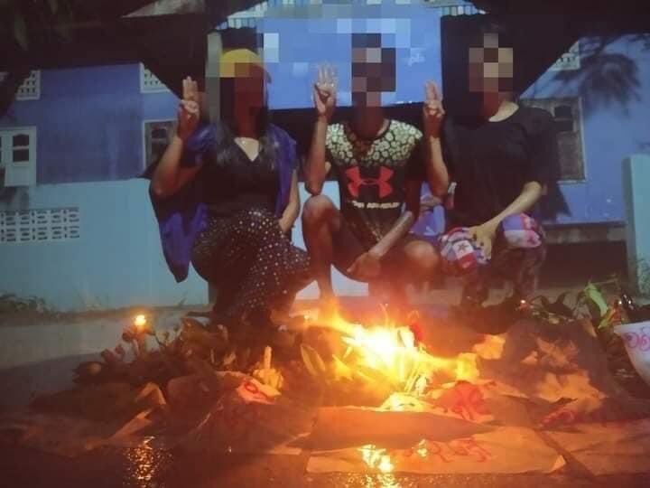Kadet Nge Seik villagers in Laung Lon Township staged a "Candlelight vigil and Prayer strike" on the night of May 28.
 #WhatsHappeningInMyanmar #May28Coup #MilkTeaAlliance