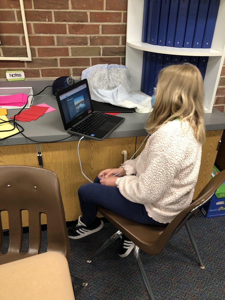 wadelman8's tweet photo. Presenting our state fair projects to Mrs. Bauer’s class! #d70gators https://t.co/AHsxJaIa7S