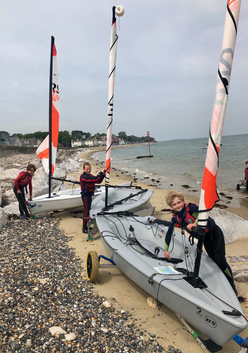 RydePrep's tweet photo. What a fantastic end to a very busy enrichment week. Year 4 on the water at Sea View Yacht Club #RydeJunior #RydeY4 #RydeOutdoorLearning @SeaViewYC https://t.co/MbS1AAeOBn