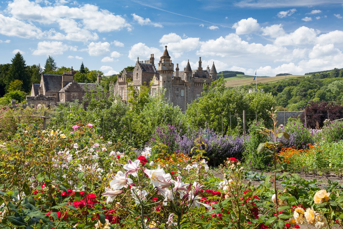 Join us on an Abbotsford Inside Out tour from Friday 4th June!

Explore the design of Scott’s gardens and the architecture of his beautiful home, telling a wealth of stories about this great writer’s love of history, mythology and nature. 

Book tickets: scottsabbotsford.com/whats-on/view/…