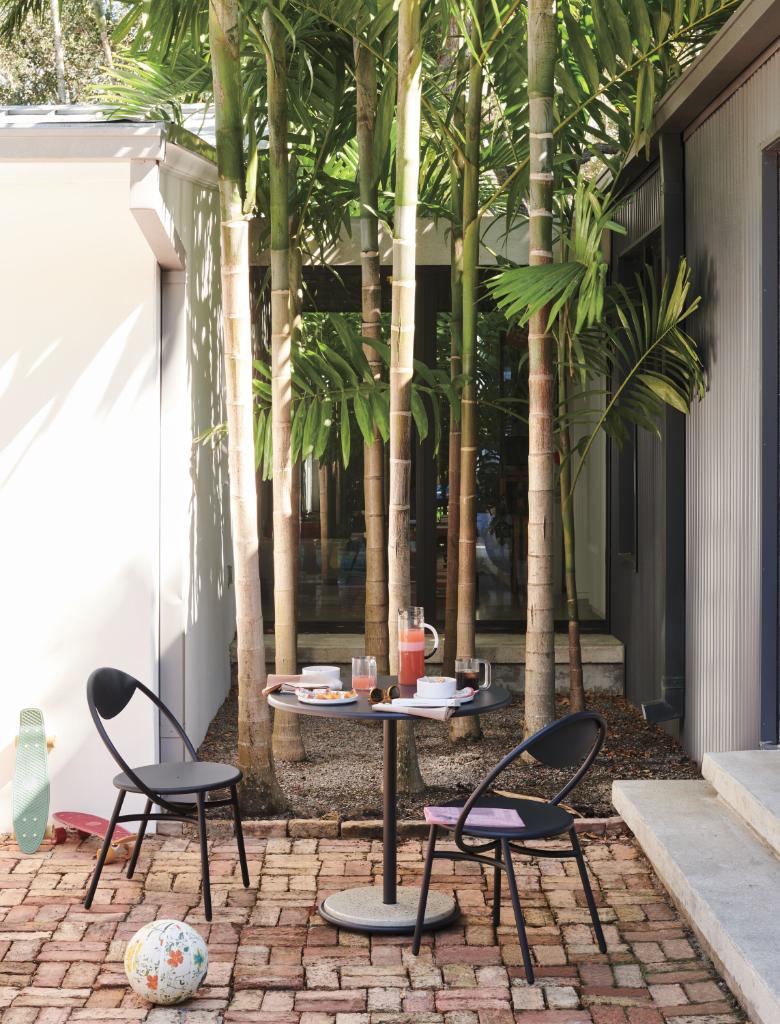 leisure furniture store on Aigvqqs0kareum