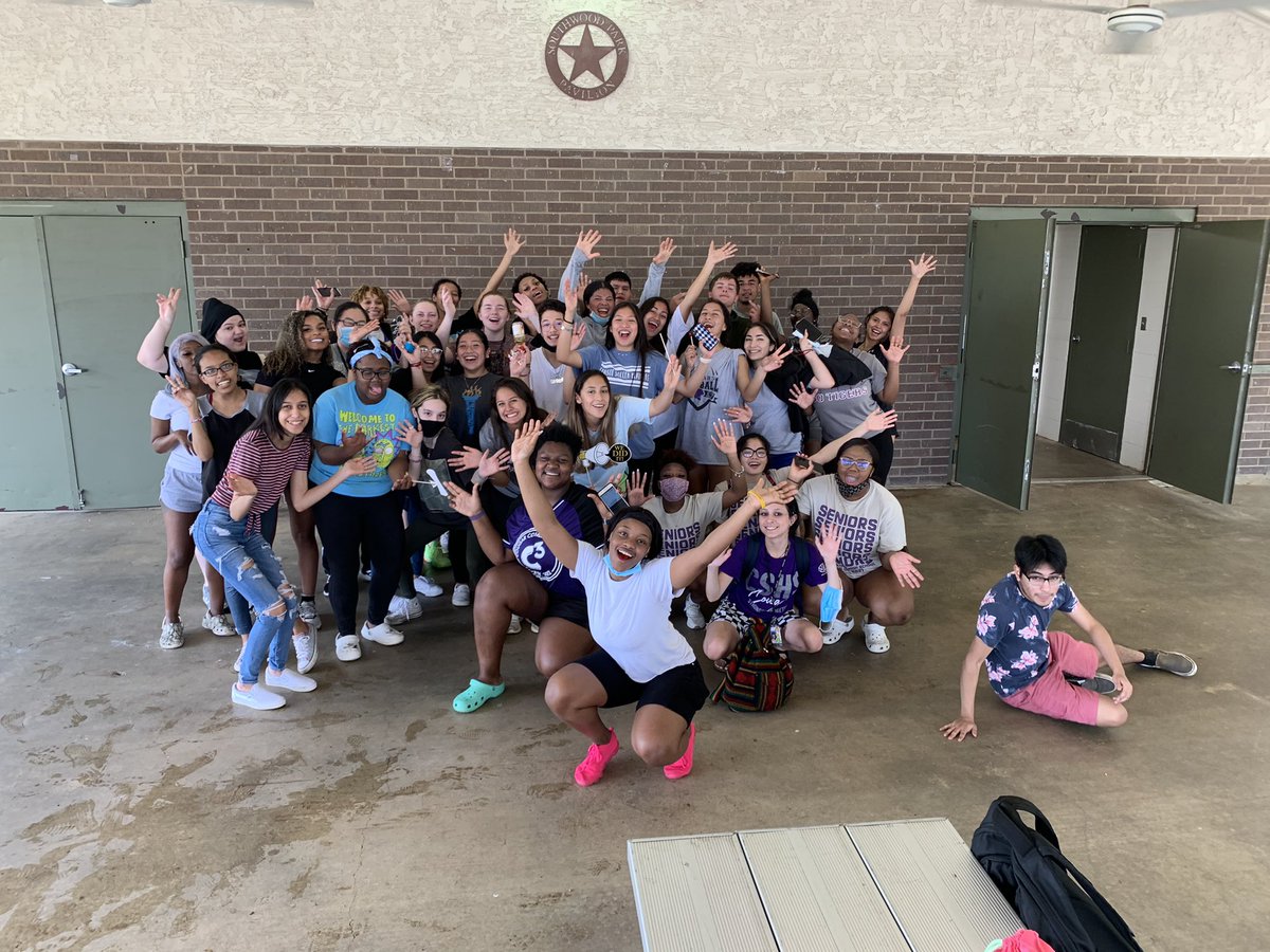 CSHSAVID1's tweet image. Congrats class of 2021! We are so excited to celebrate your hard work and excited for your future! @CSISD_AVID #successCSISD