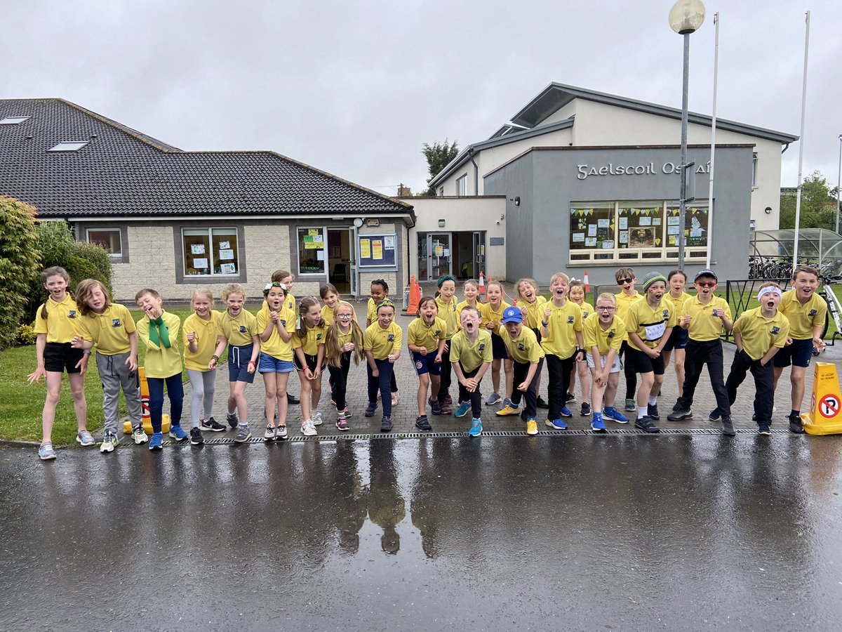 rithbeo's tweet photo. Blas imeachtaí an lae inniu! Bhí rásaíocht iontach ar siúl arís. A taste of today’s activities, there was more great running today 🏃‍♂️🏃🏽‍♀️🙌 There’s still time to register for the time event on https://t.co/TIdIBnO55f and of course the páistí can run again. https://t.co/FvJu8ZOfZc