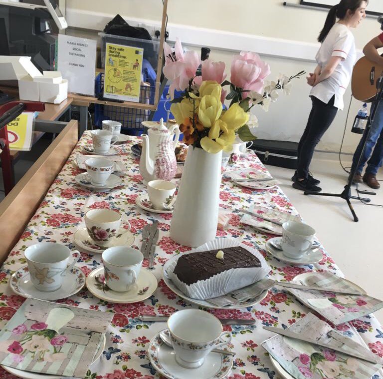 hospital_kerry's tweet photo. Summer music fest in the Muckross Ward in UHK for our patients.

A huge thanks to our local talent Rowell and Shinann for entertaining the patients today
 🎶 🤩 https://t.co/dwb0EYxrn3