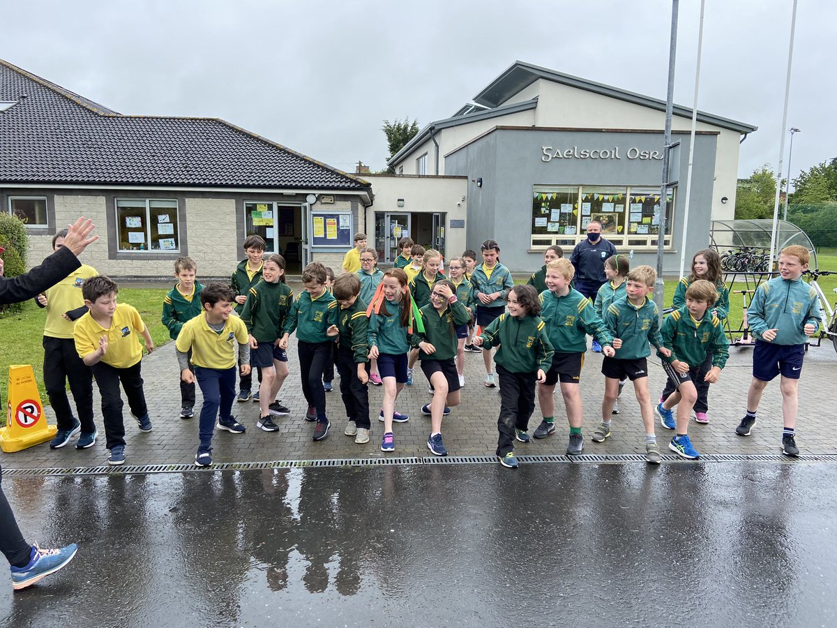 rithbeo's tweet photo. Blas imeachtaí an lae inniu! Bhí rásaíocht iontach ar siúl arís. A taste of today’s activities, there was more great running today 🏃‍♂️🏃🏽‍♀️🙌 There’s still time to register for the time event on https://t.co/TIdIBnO55f and of course the páistí can run again. https://t.co/4B7tv8N9oz