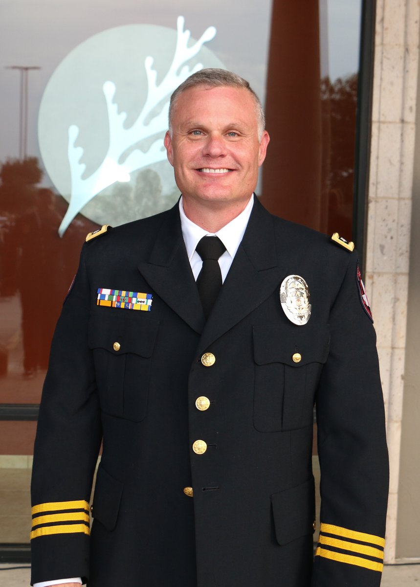 CedarParkPD's tweet photo. Last night, Mike Harmon was officially sworn in as the Chief of the Cedar Park Police Department.
We couldn't be more thrilled to have him as our leader!
@chiefmikeharmon 
#EngageInspireProtect #iheartCedarPark https://t.co/CdsTQ7bOT7