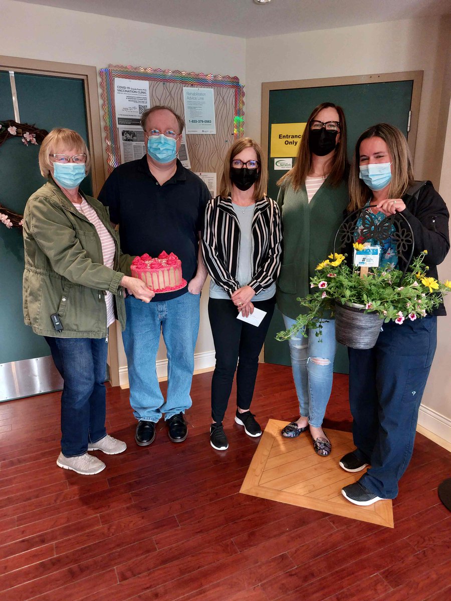 AlbertaRhPAP's tweet photo. The South Peace Physician A &amp; R Committee have been busy dropping off goodies and messages of thanks and appreciation for local health-care heroes all around #Hythe during #ABRuralHealthWeek #ruralhealthmatters @CountyofGP https://t.co/U8myBDAYVF