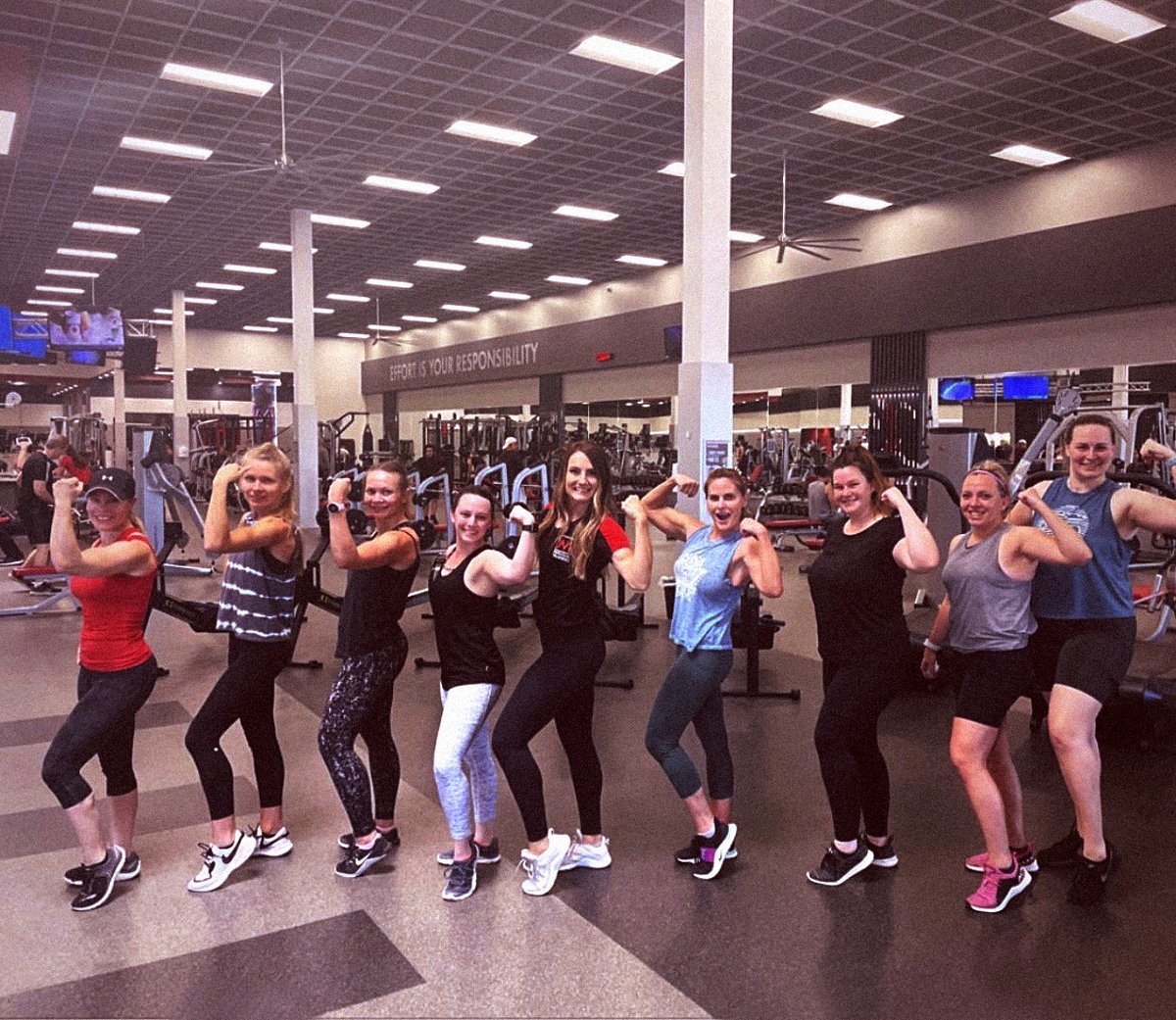 On Friday’s we Flex💪 Start your weekend off strong by taking one of our Peak Performance classes! All group fitness classes are included with your membership.

Tag us in your #FlexFriday photos for a chance to be featured!