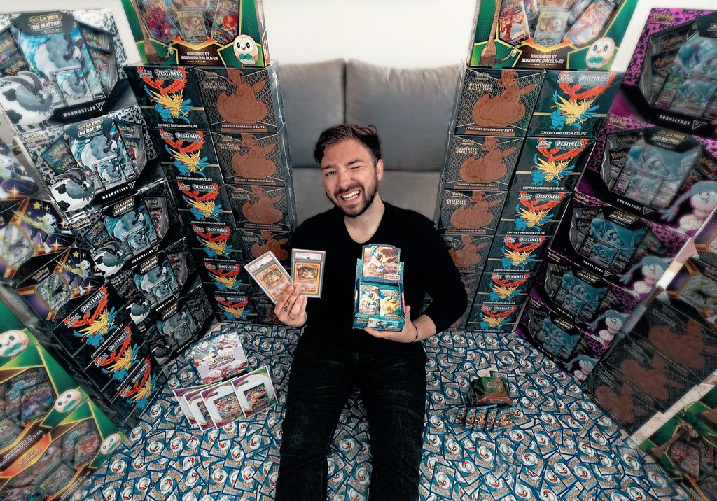 DavidLPokemon's tweet image. Sur twitch.tv/davidlafargeoff Stream 24H d’ouverture de boosters Pokémon Samedi 29 Mai à 16H. Au programme : 350 Boosters Destinées / Display 36 Boosters EX Français /  36 Boosters Voltage éclatant / 36 Boosters Style de combat / 55 Boosters Voix du Maître / 10 Coffrets spéciaux 🔥