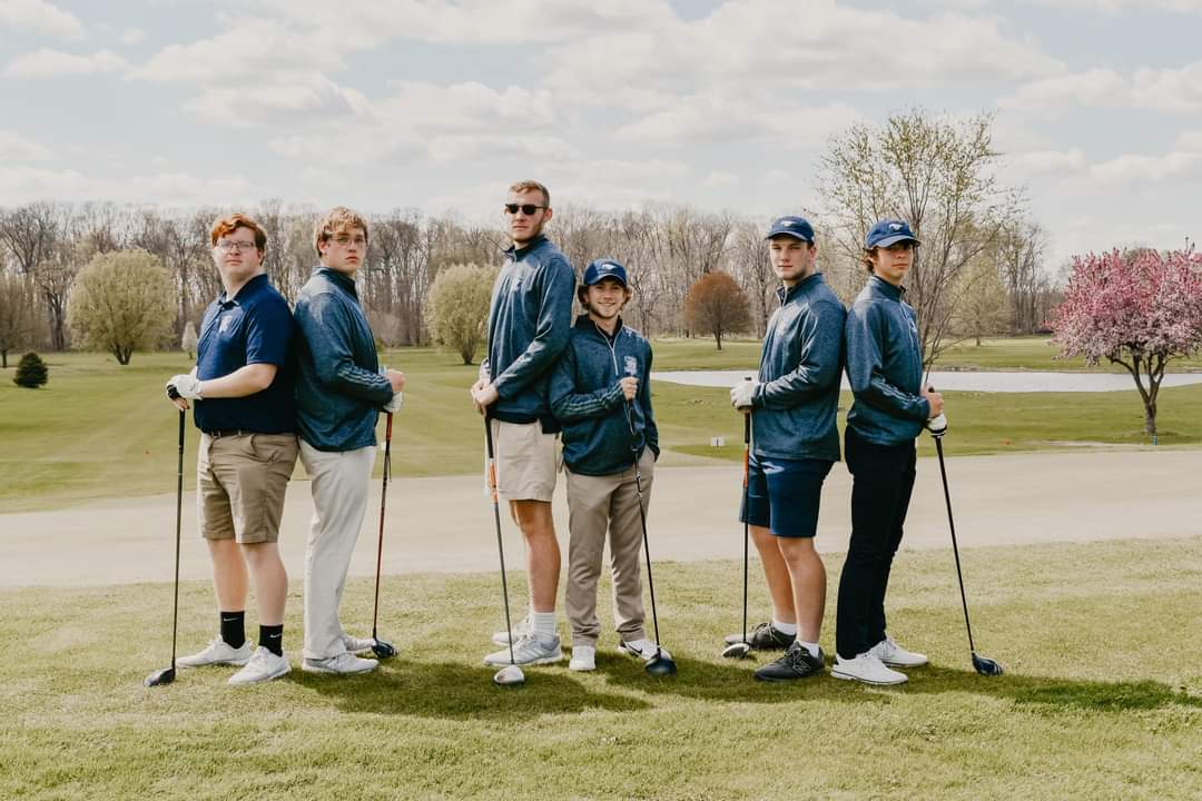 FountainGolf's tweet photo. These 6 young men graduate tonight!! Proud of all of you! https://t.co/sRM7ZyK8qI