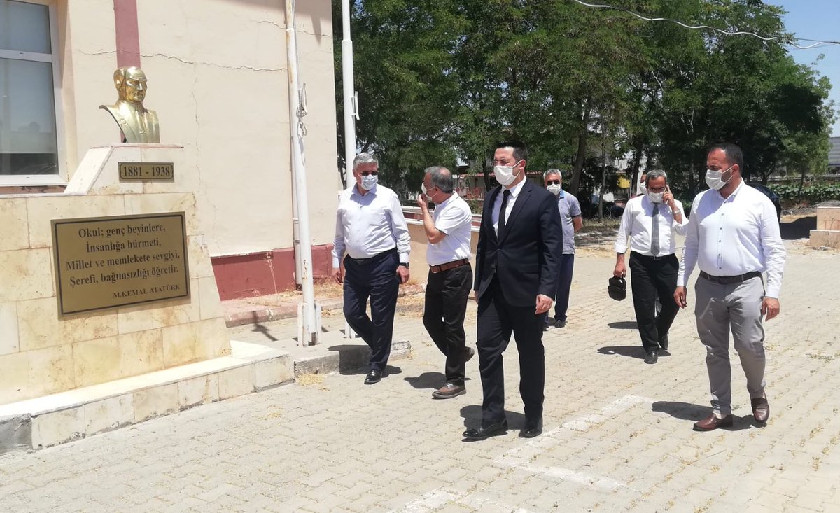 Milli Eğitim Bakanlığı Din Öğretimi Genel Müdürlüğü Öğrenci İşleri ve Sosyal Etkinlikler Daire Başkanı Sayın Abdülhalik BAŞ ile Çınar Kız Anadolu İmam Hatip Lisemizde incelemelerde bulunduk.