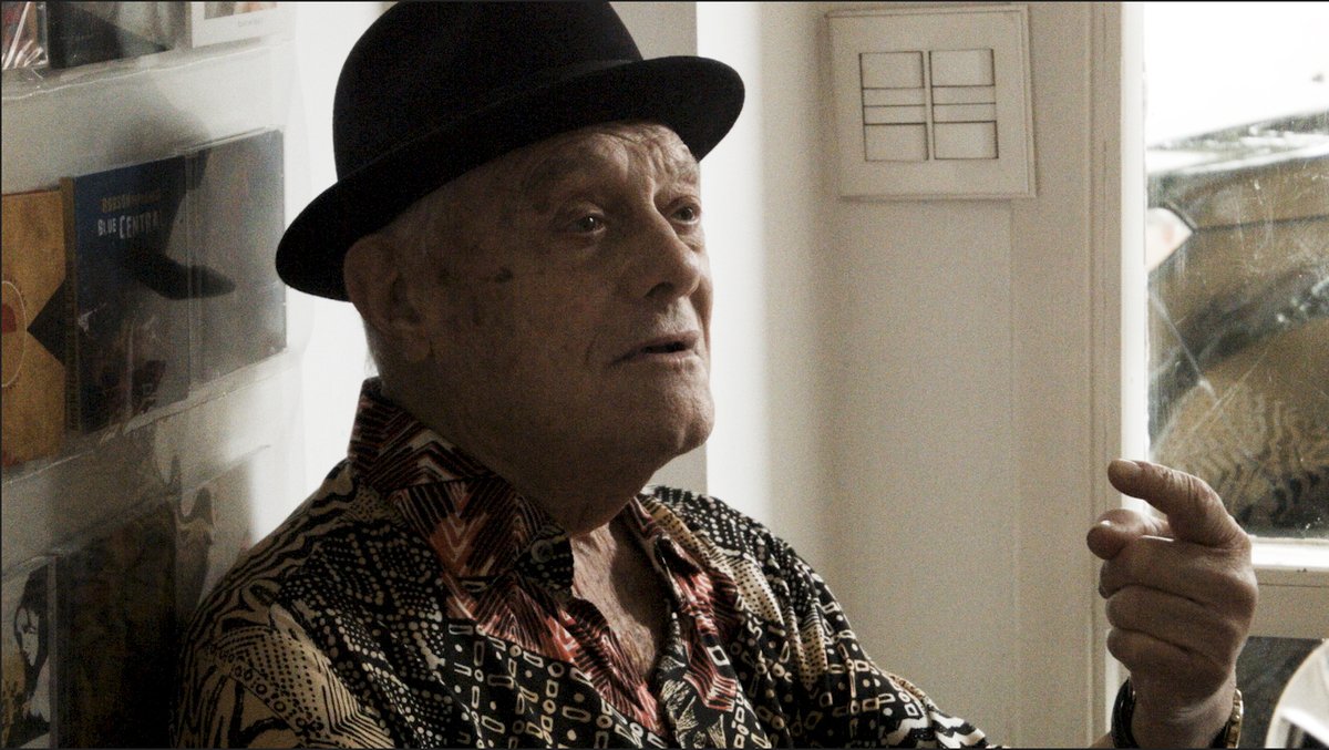 manulafermusica's tweet image. Germano Mathias adotou o figurino de Luiz Barbosa, apontado como o inventor do #SambaDeBreque: chapéu panamá de palha; terno &quot;cinturado&quot;; sapato de bico largo. A divisão de seu canto veio mais diretamente de Caco Velho, mantendo e reforçando o sotaque paulista nas suas músicas✨