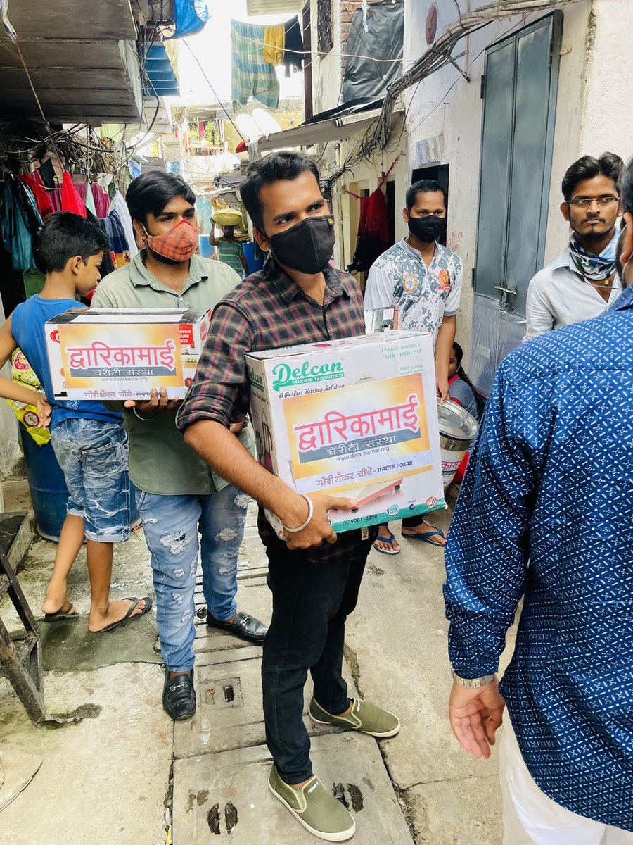 gschaubey's tweet photo. आज #मुंबई #दिंडोशी_विधानसभा में वार्ड ४० के इंदिरा नगर में , जहाँ पर एक परिवार का पूरा घर दीवाल के साथ गिर गया,
संस्था के माध्यम से उनके प्रतिदिन उपयोग होने वाली चीज उनतक उपलब्ध कराया https://t.co/HRQ0iuaI6q