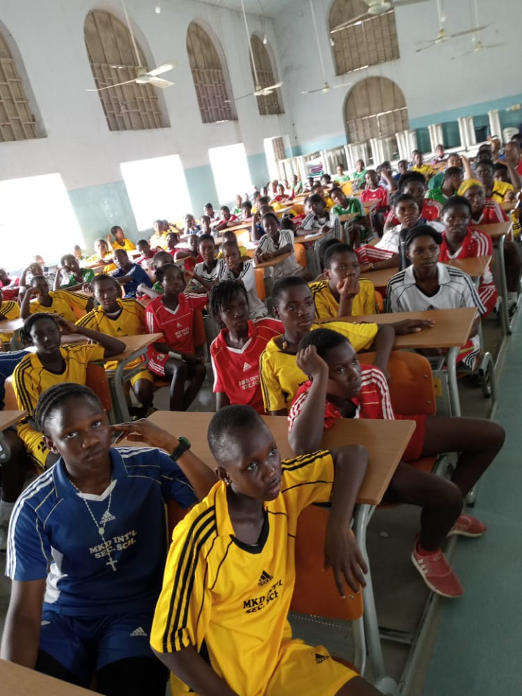 DevTrainNg's tweet photo. The DevTrain Team along with partners held a “Girl Talk” session with 200 adolescent girls and boys, stressing the need for boys to take responsibility (offer social support) to female during menstruation.

#ItsTimeForAction
#WorldMenstrualHygieneDay
#SustainableYouthDevelopment https://t.co/856bTKnpk9