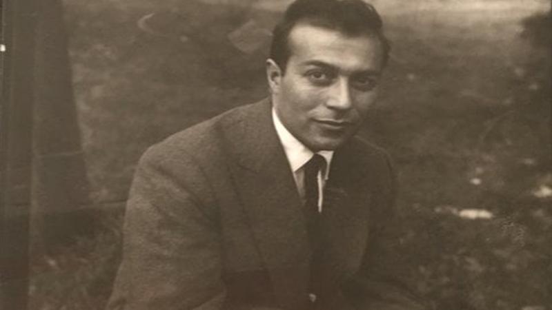 Dökmeye niyetim yok içimi,
Zor sığdırdım zaten.

Cemal Süreya