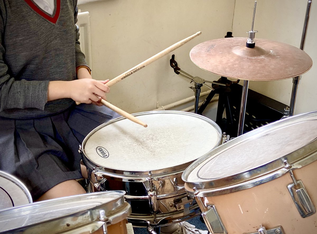 A picture of one of our talented year 10s on the drums!

If you’re looking for a good song with drums in it, we recommend The Neighbourhood - Sweater Weather 🥁
#EduArtsFest #TownleyGrammar #TownleyMusic