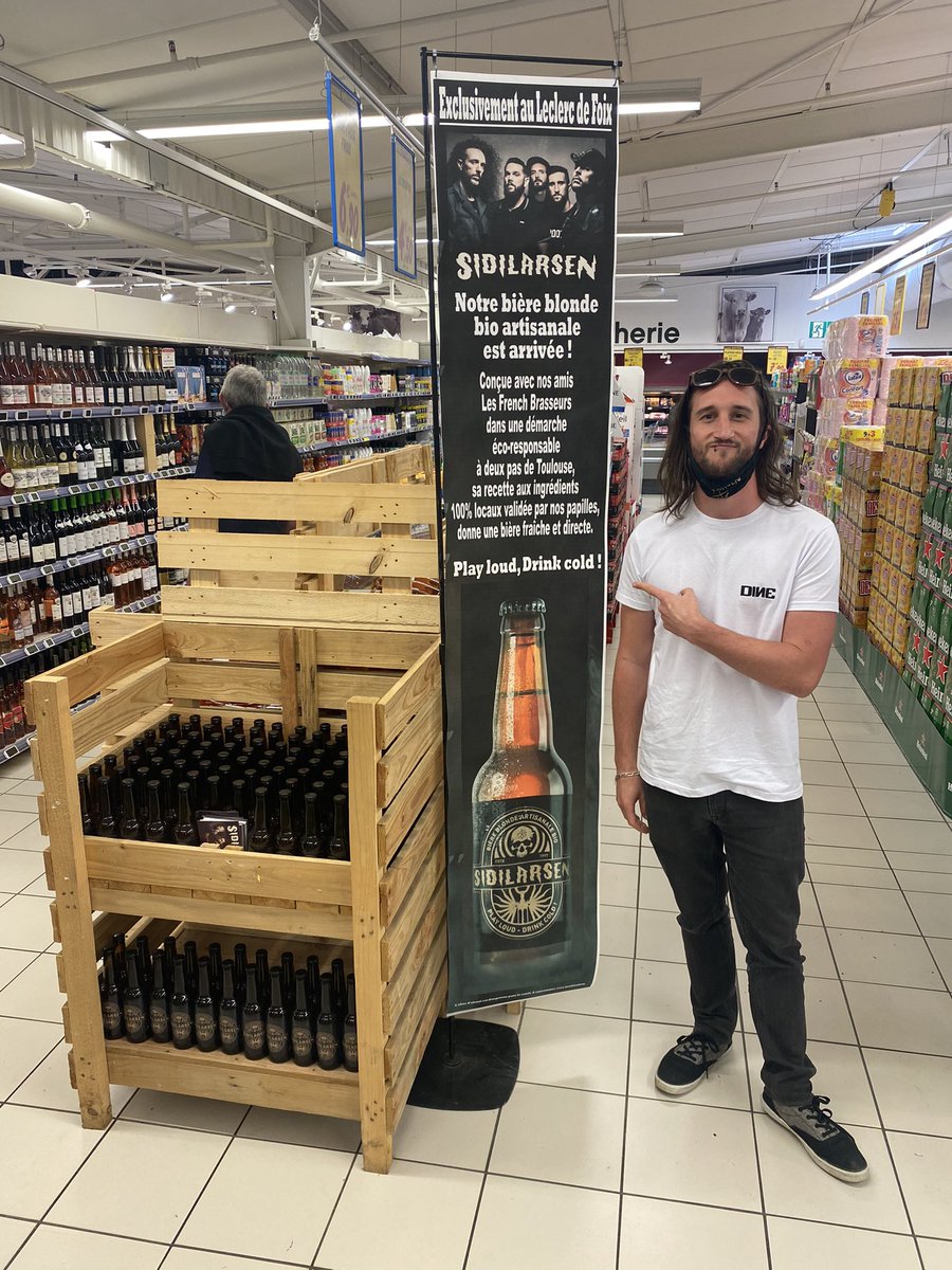 sylvainguitare's tweet photo. Il est content le type.
Solide sur ses appuis, bien dans ses pompes.
#sidilarsen #beer #brasserie #artisanal #bio #natureetprogres #biere #proud https://t.co/bxBAfU93xy
