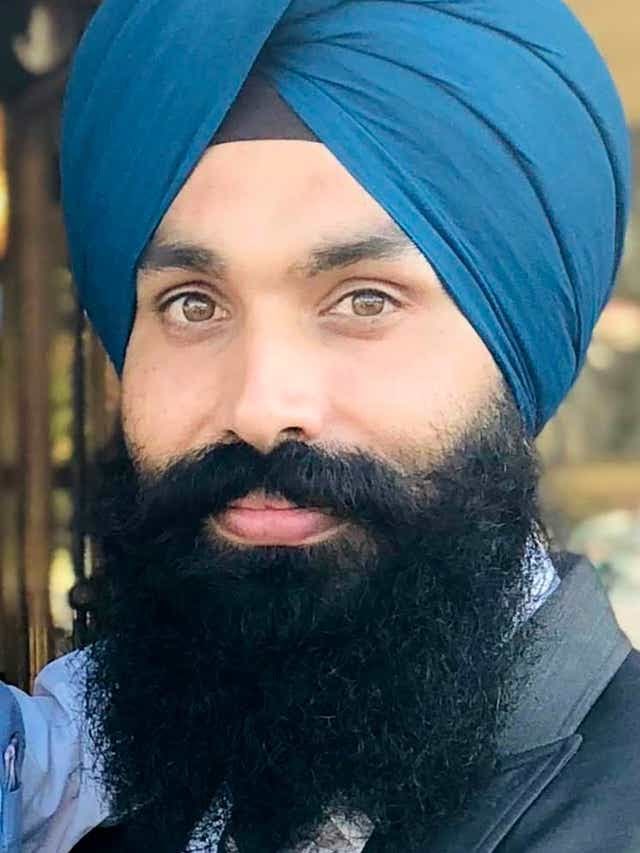sandhuamarjot1's tweet photo. Taptejdeep Singh was a #VTAshooting victim. He grew up near me in #Punjab & went to the same school as me. He lived by the values of #Sikhi & spent his final moments trying to keep others safe.
My heartfelt condolences to all of the victim's families.🙏
https://t.co/TC1T6v1GtN https://t.co/f9PmRJ7UDc