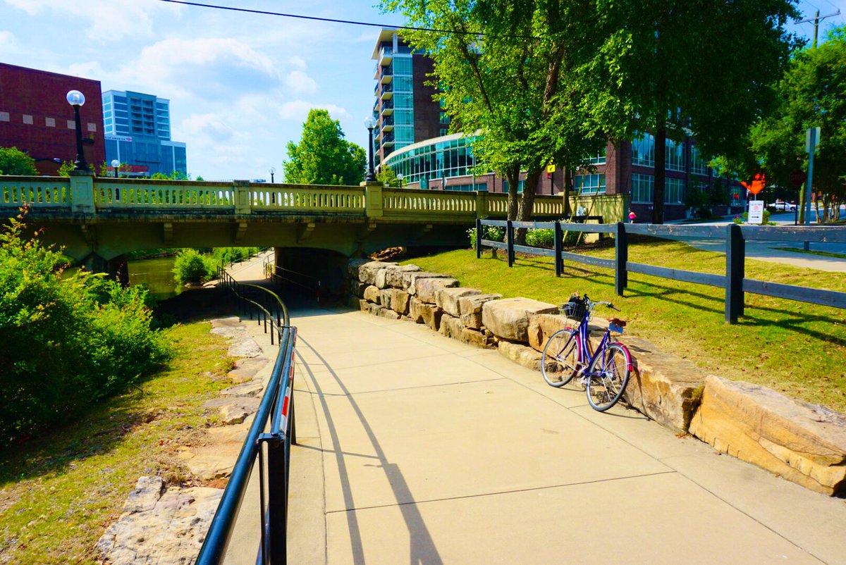 jesusfuentes80's tweet photo. Finally, I explored parts of the Swamp Rabbit Trail this AM in @CityGreenville, starting from the @swamprabbitinn. Wow! What a beautiful bicycle trail! [1/3] #bikeinnbikeout #tourismeàvélo #cycletourism https://t.co/d8MBOMVBdz